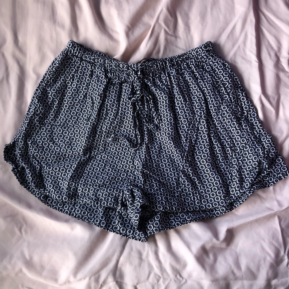 brandy melville eve shorts